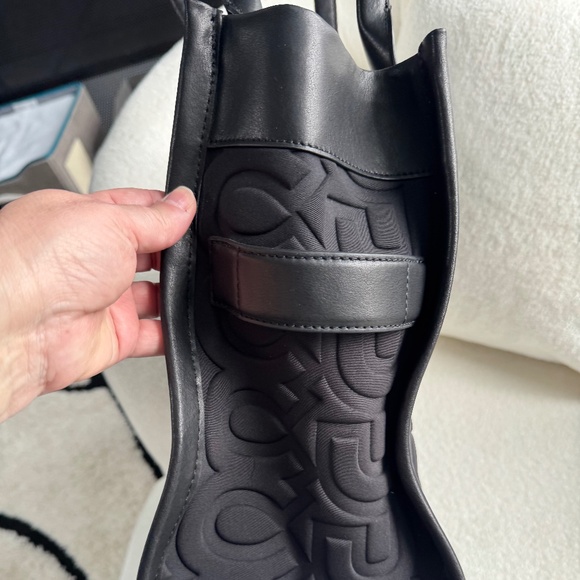 Marc Jacobs The Monogram Neoprene Large Black Tote Bag LIKE NEW - Picture 4 of 12